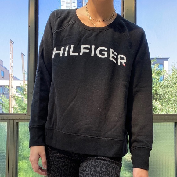 Tommy Hilfiger Crewneck! - Picture 1 of 4